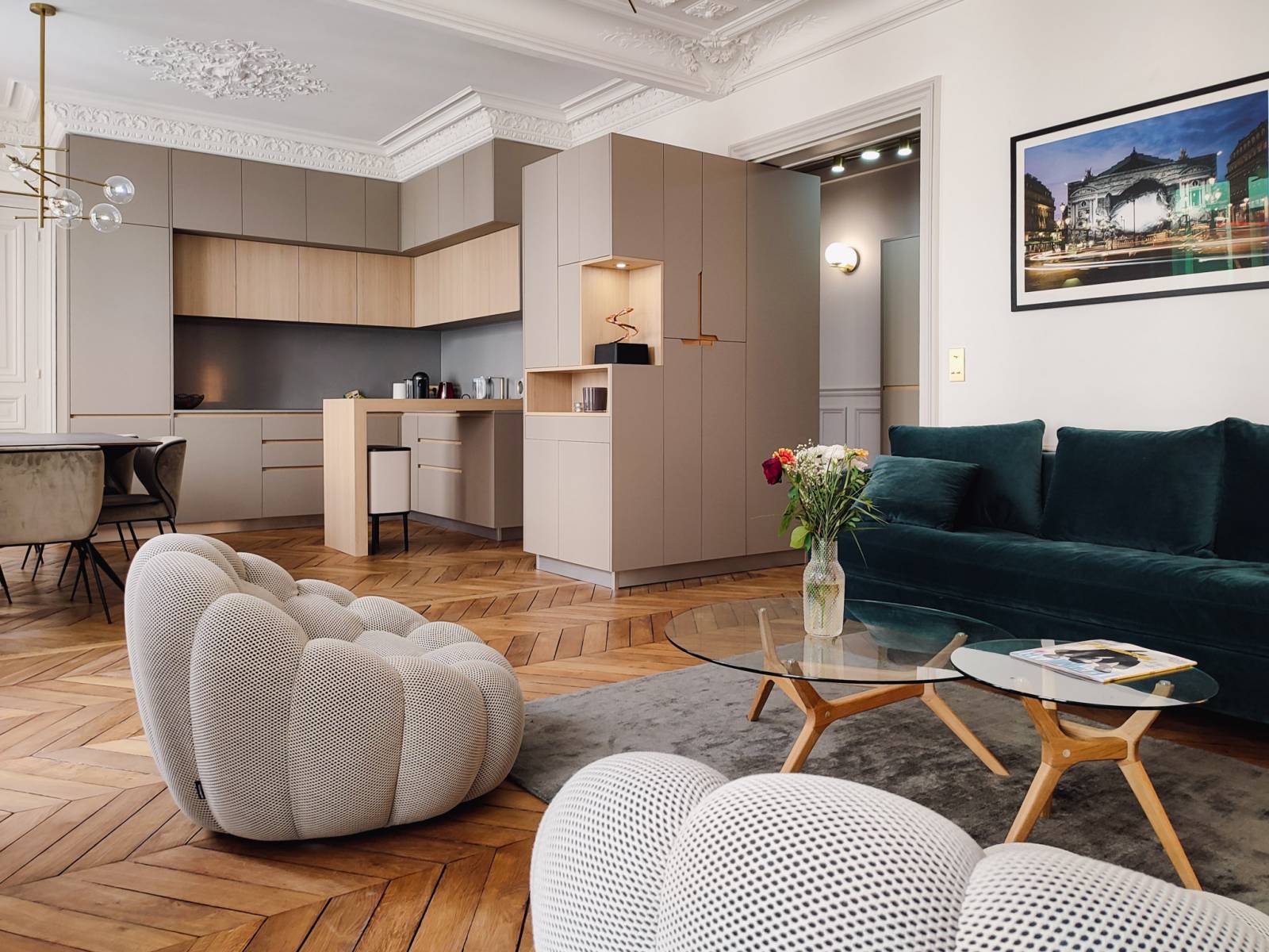 redonnez vie &agrave; votre appartement gr&acirc;ce &agrave; la r&eacute;novation haussmannienne : conseils, inspirations et expertises pour pr&eacute;server le charme authentique et moderniser votre int&eacute;rieur.
