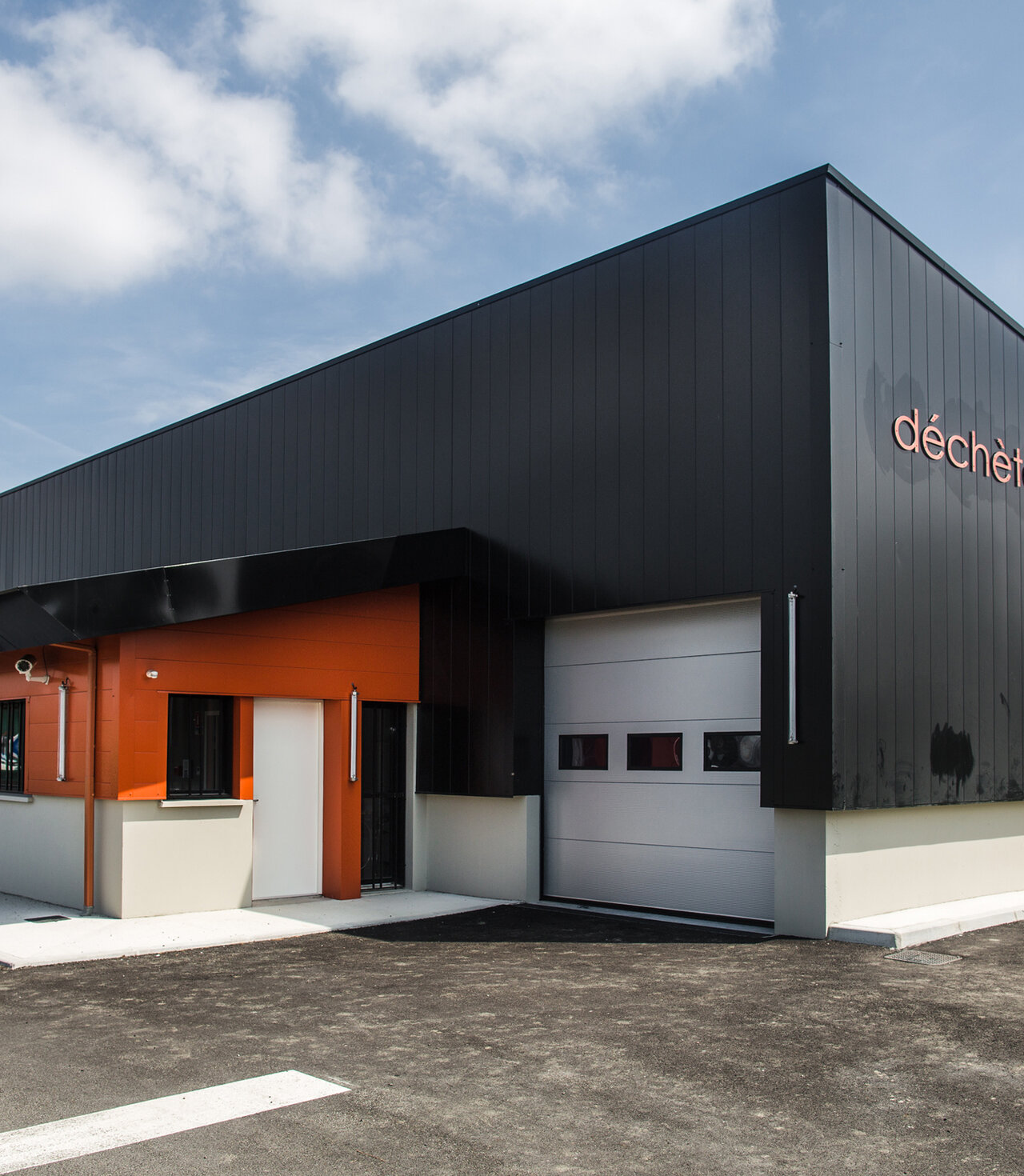 d&eacute;couvrez notre entreprise de b&acirc;timent sp&eacute;cialis&eacute;e dans la construction, la r&eacute;novation et l'am&eacute;nagement de vos espaces. profitez de notre expertise et d'un accompagnement personnalis&eacute; pour tous vos projets immobiliers, que vous soyez particulier ou professionnel.