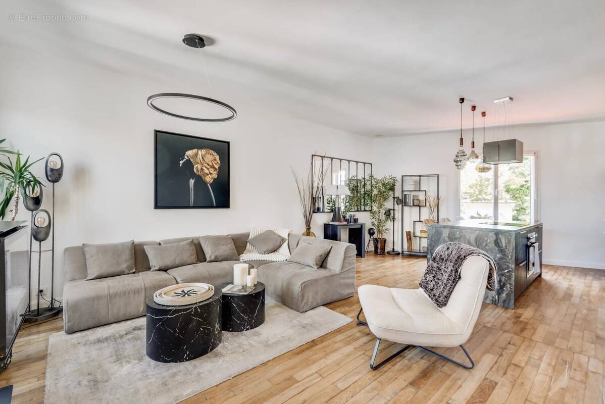 confiez la r&eacute;novation de votre appartement &agrave; cachan &agrave; des experts qualifi&eacute;s. modernisation, am&eacute;nagement, optimisation d&rsquo;espace : b&eacute;n&eacute;ficiez de prestations sur mesure pour valoriser votre bien.