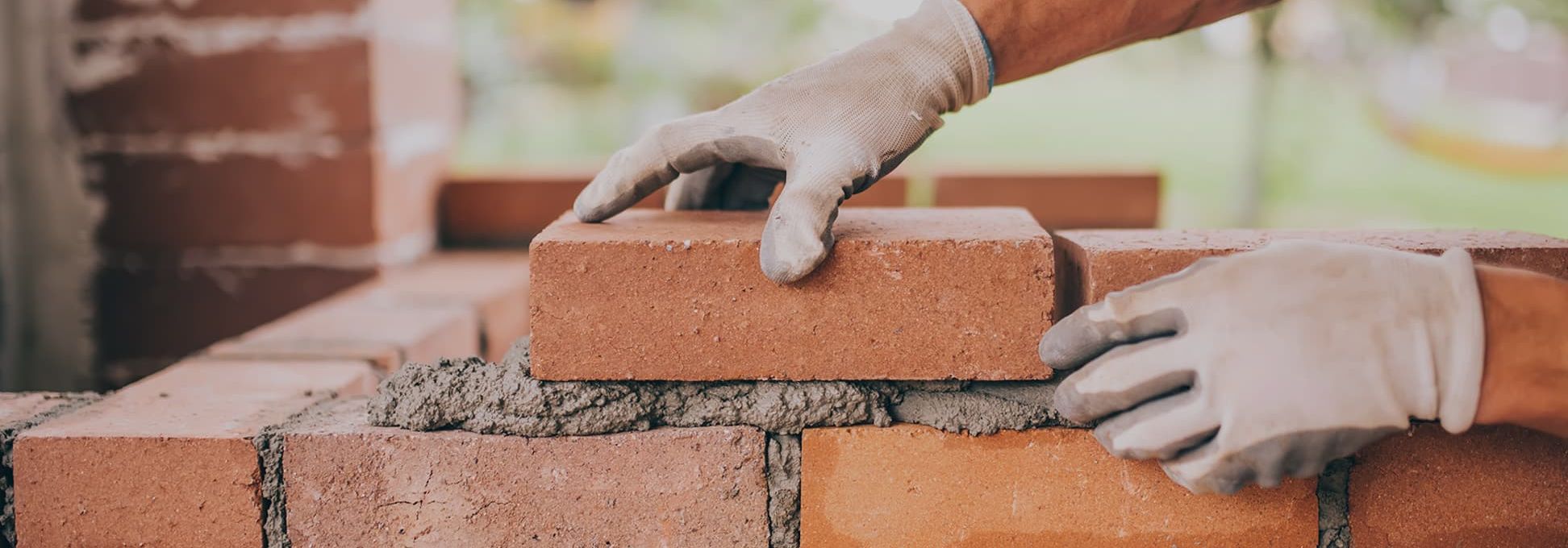 d&eacute;couvrez nos services de r&eacute;novation g&eacute;n&eacute;rale pour transformer et moderniser votre int&eacute;rieur ou ext&eacute;rieur. solutions sur mesure, travaux de qualit&eacute; et accompagnement professionnel.