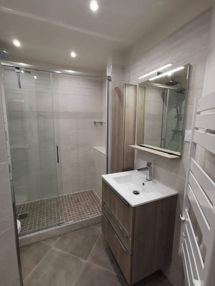 confiez la rénovation de votre salle de bains à cachan (94230) à des experts. solutions sur mesure, conseils personnalisés et finitions de qualité pour transformer votre espace selon vos envies.