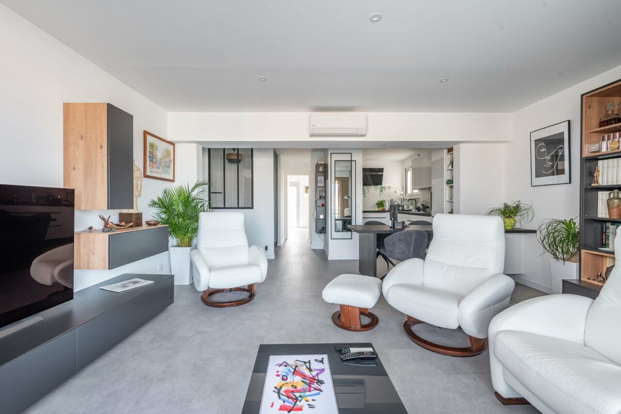 d&eacute;couvrez nos conseils essentiels pour r&eacute;ussir la r&eacute;novation de votre appartement et transformer votre espace de vie avec succ&egrave;s.