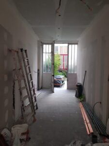 découvrez nos services de rénovation sur-mesure à paris, réalisés par des experts qualifiés pour transformer votre espace selon vos envies.
